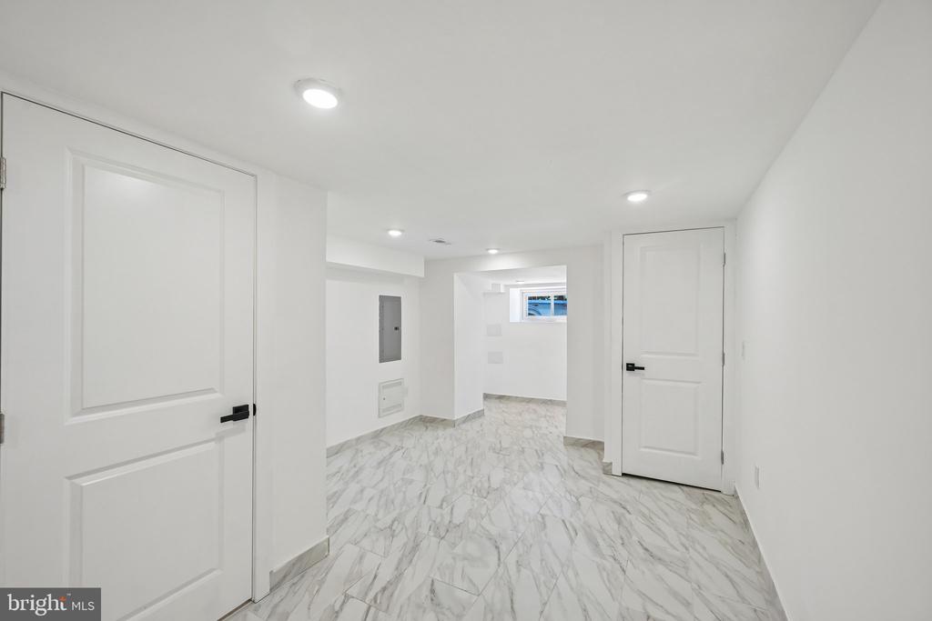 2984 CEDAR STREET