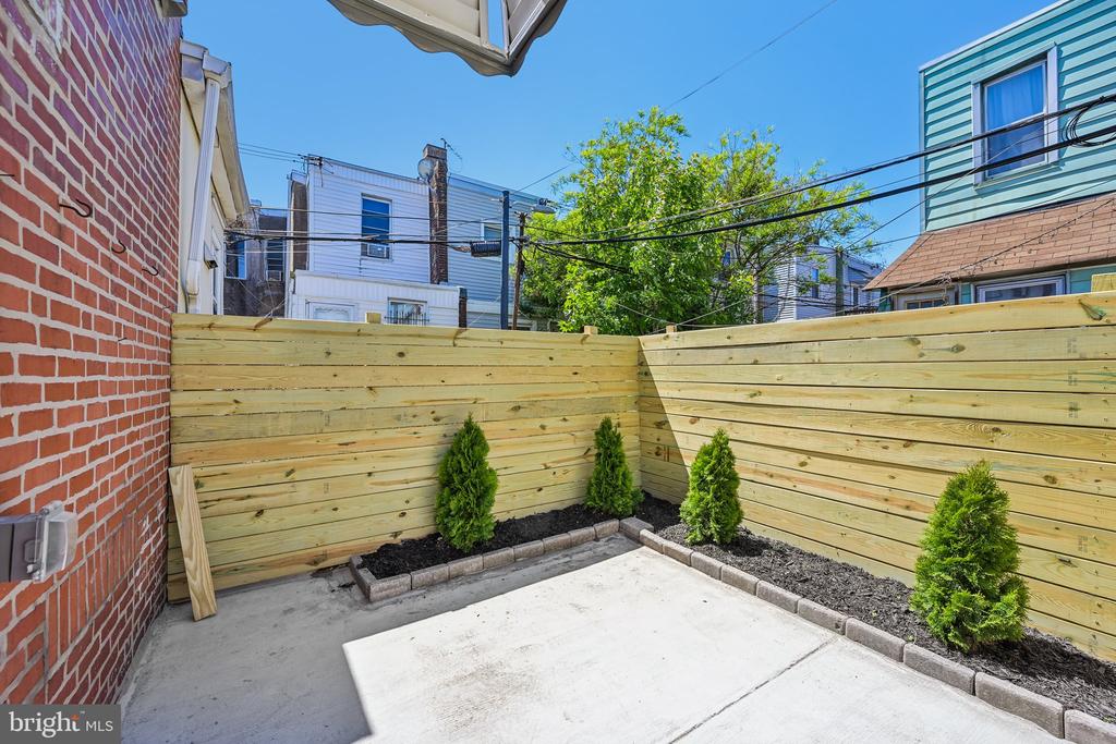 2984 CEDAR STREET