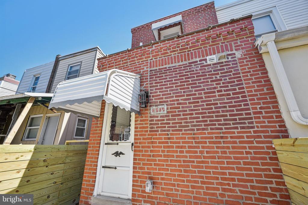 2984 CEDAR STREET