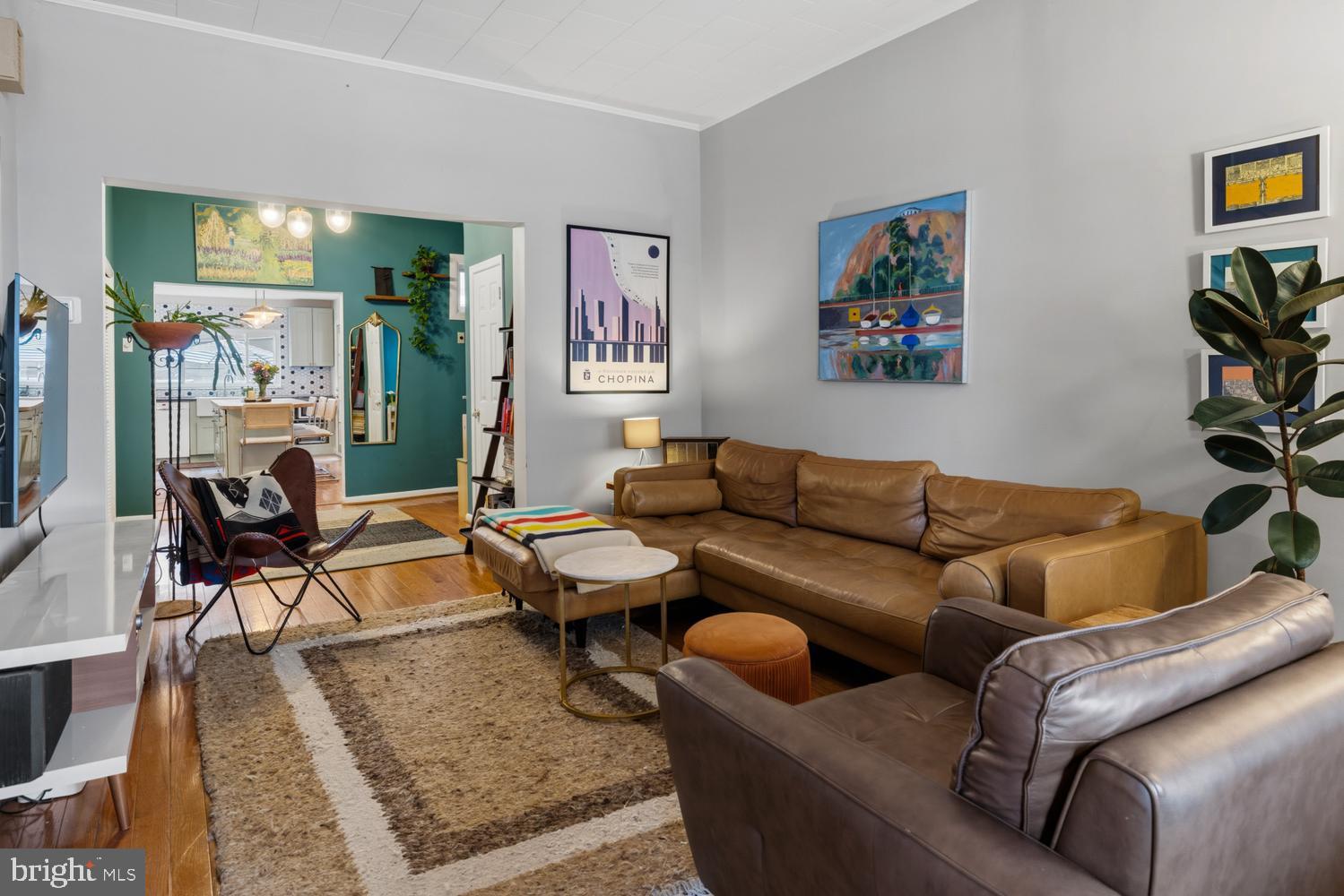 1805 WOLF STREET