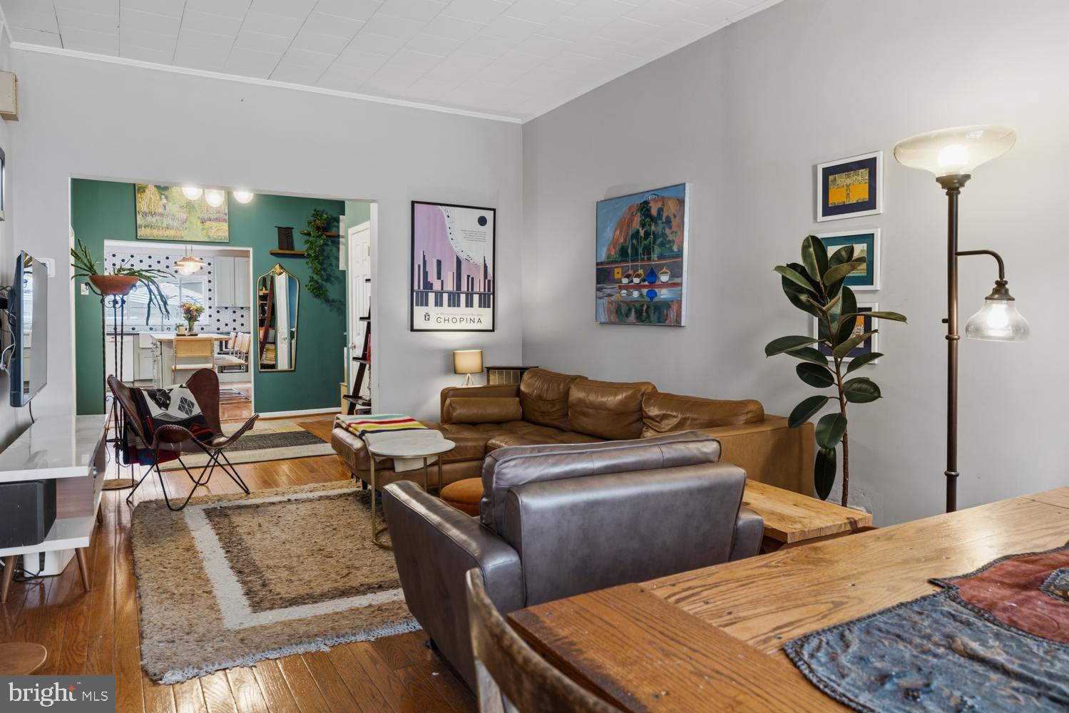 1805 WOLF STREET