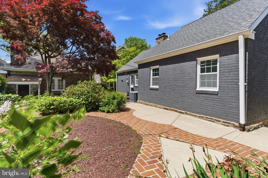 3226 W PENN STREET