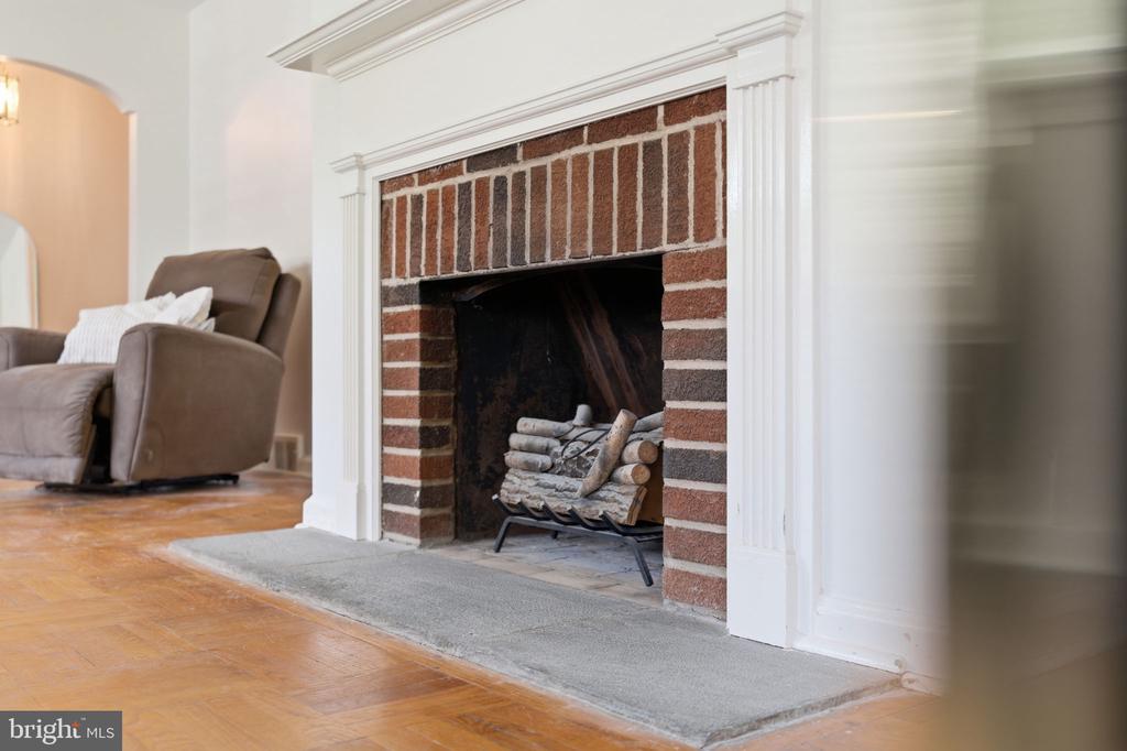 3226 W PENN STREET