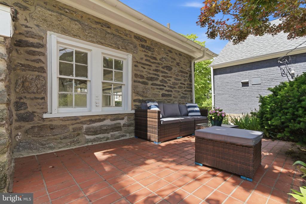 3226 W PENN STREET