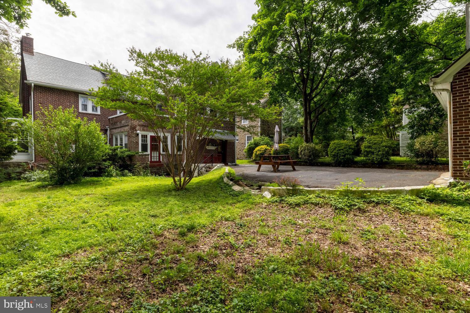 607 W CLIVEDEN STREET