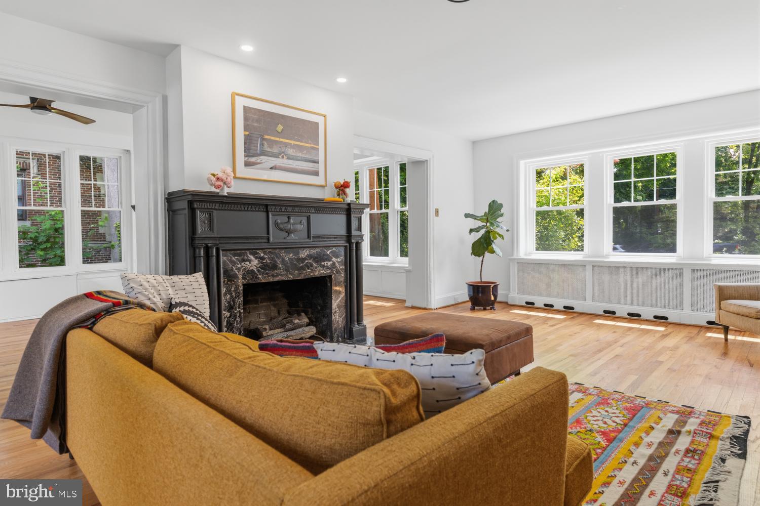 607 W CLIVEDEN STREET