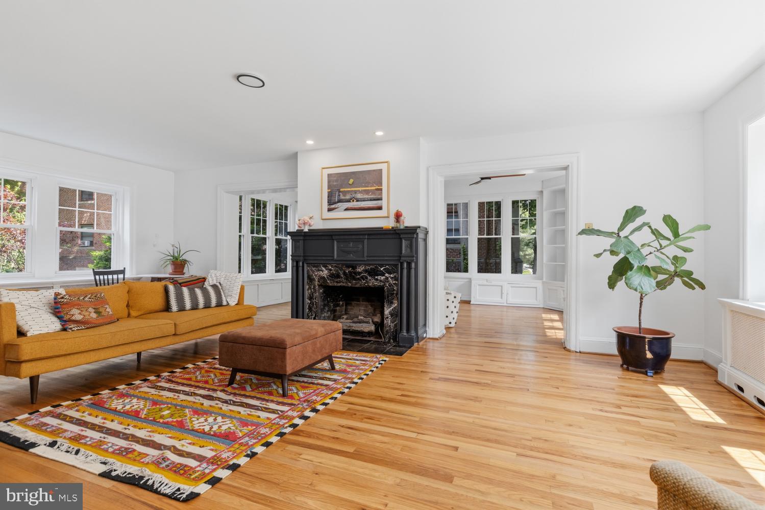 607 W CLIVEDEN STREET