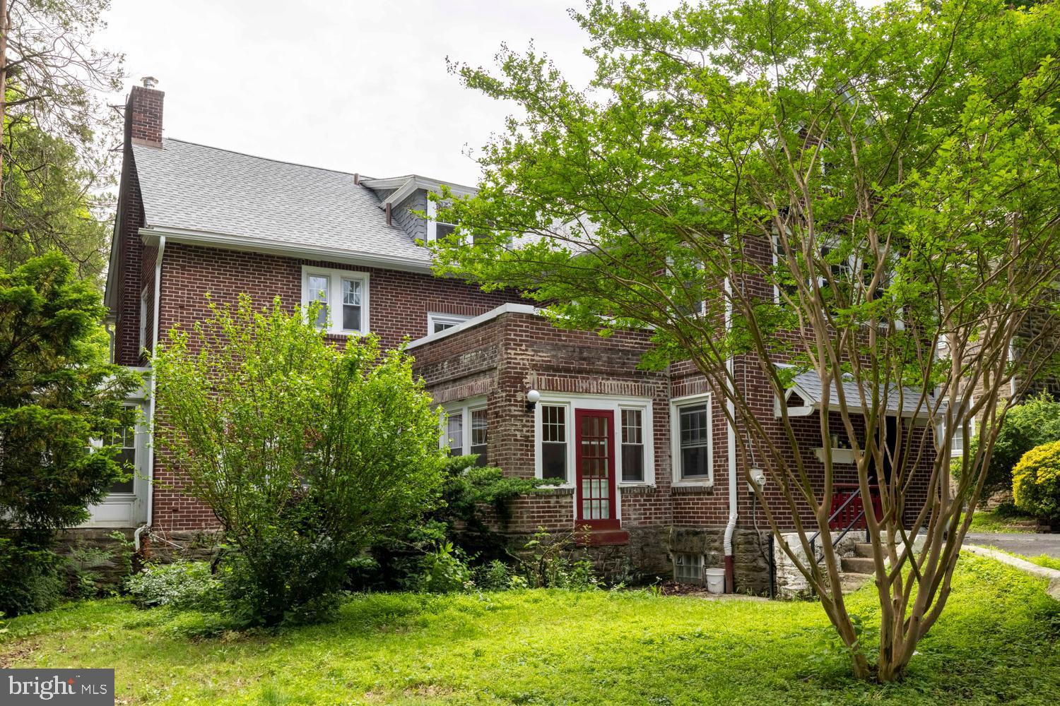 607 W CLIVEDEN STREET