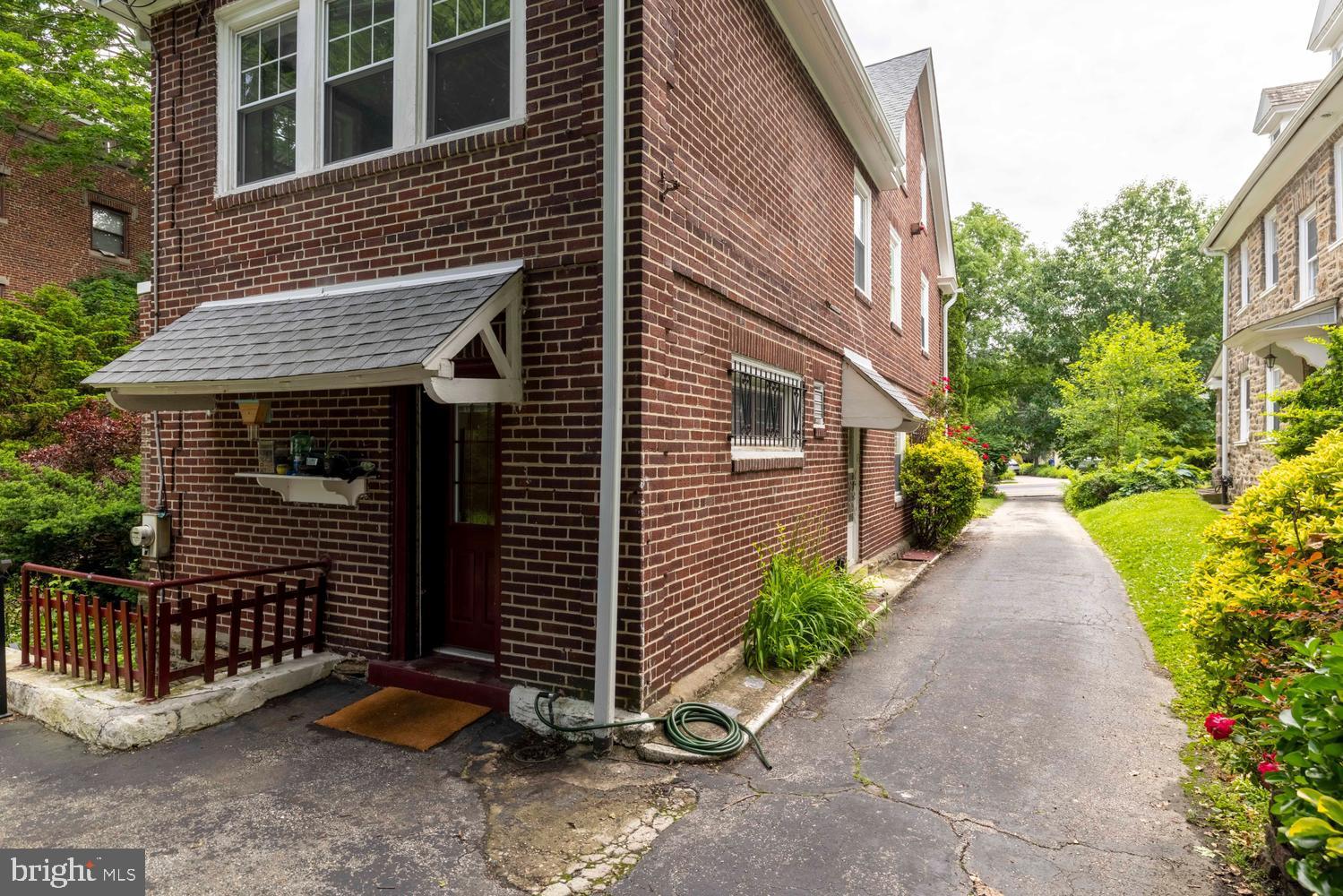 607 W CLIVEDEN STREET