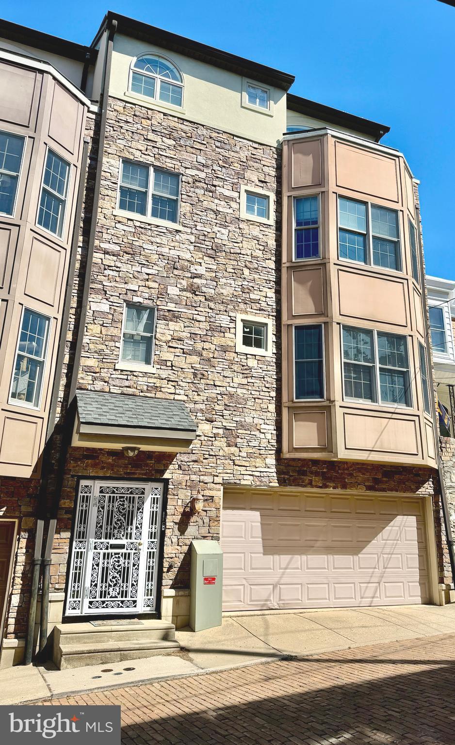 308 DUPONT STREET