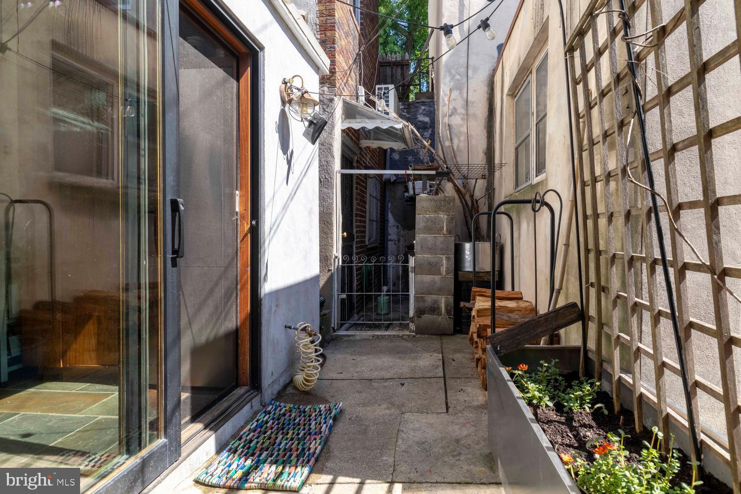 1205 S 8TH STREET