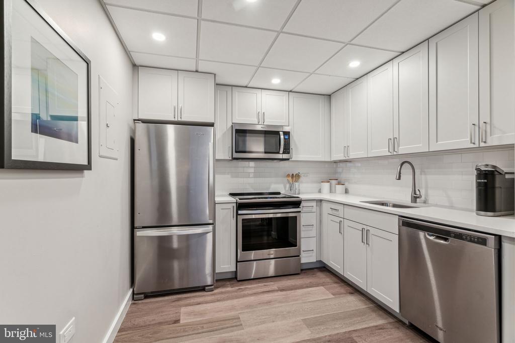 875 SANSOM STREET Unit: 1201
