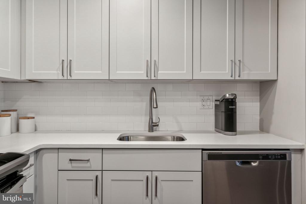 875 SANSOM STREET Unit: 1201