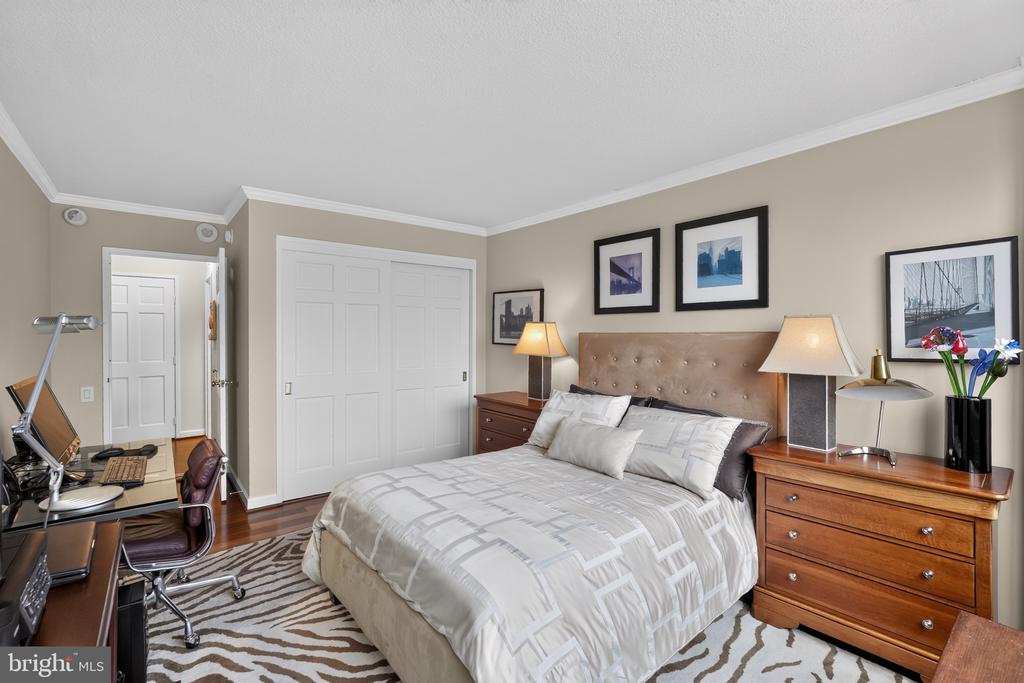 1326 SPRUCE STREET Unit: 2701