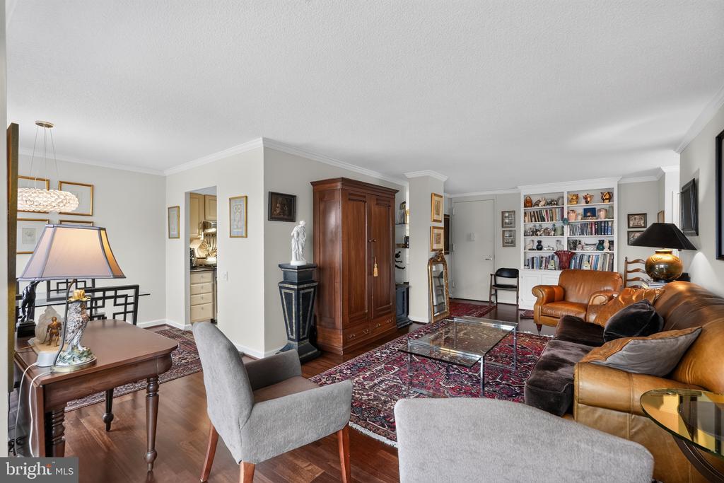 1326 SPRUCE STREET Unit: 2701