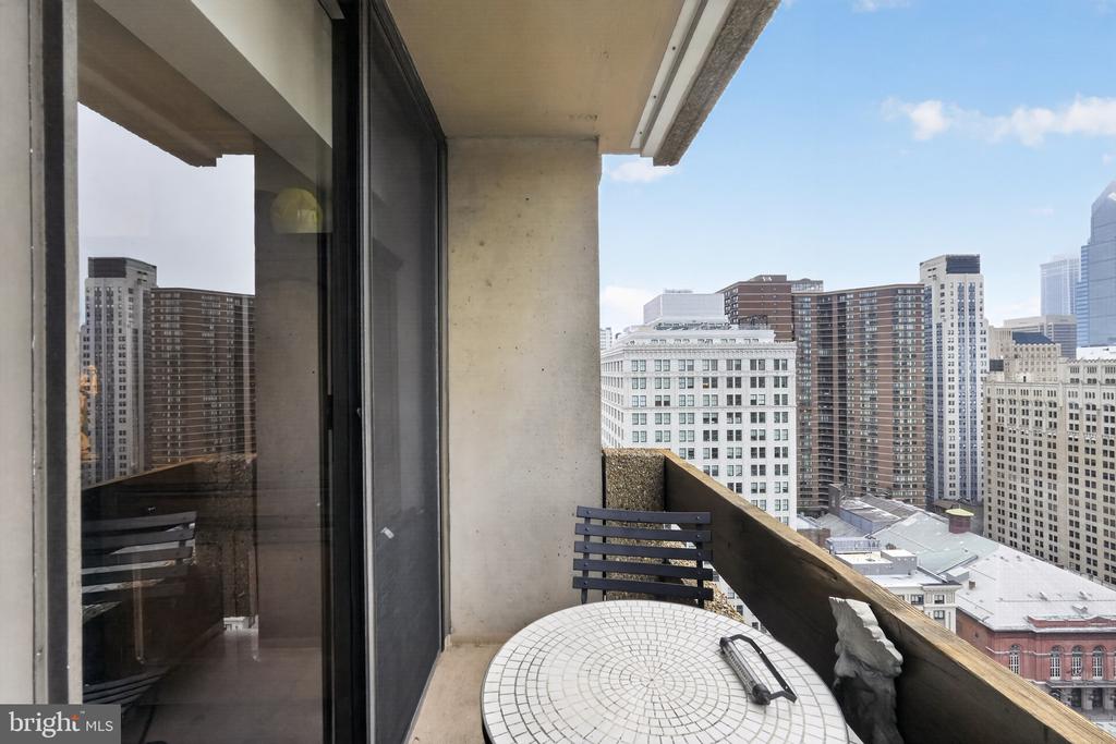 1326 SPRUCE STREET Unit: 2701