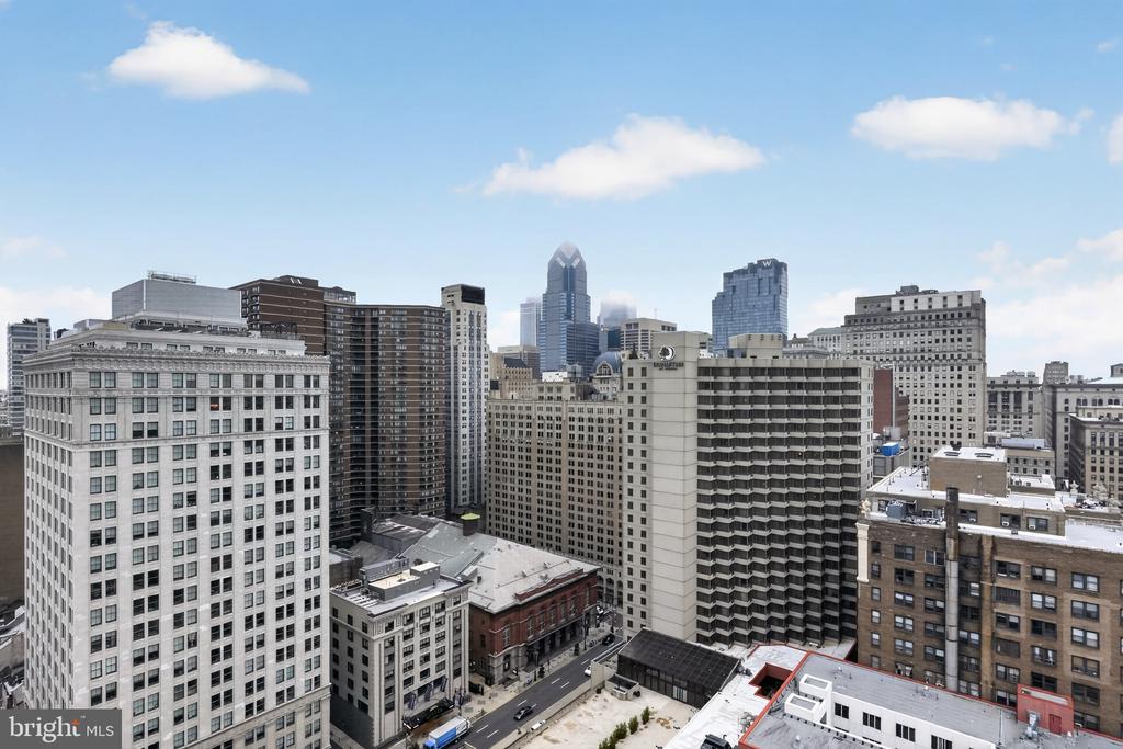 1326 SPRUCE STREET Unit: 2701