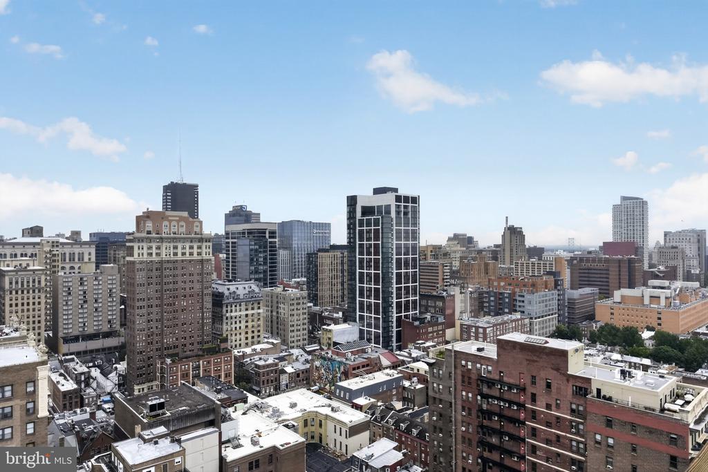 1326 SPRUCE STREET Unit: 2701