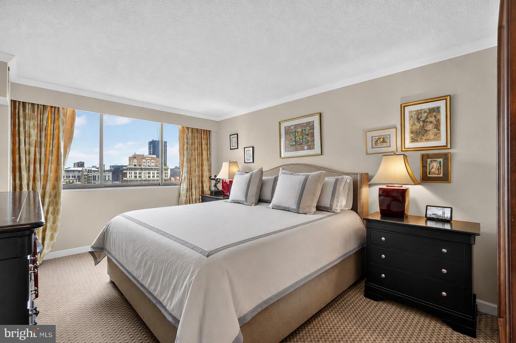 1326 SPRUCE STREET Unit: 2701