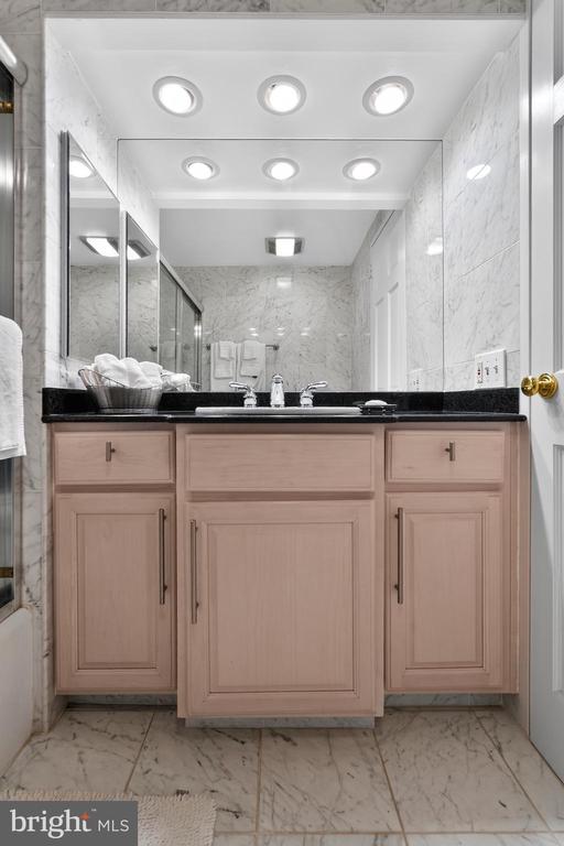 1326 SPRUCE STREET Unit: 2701