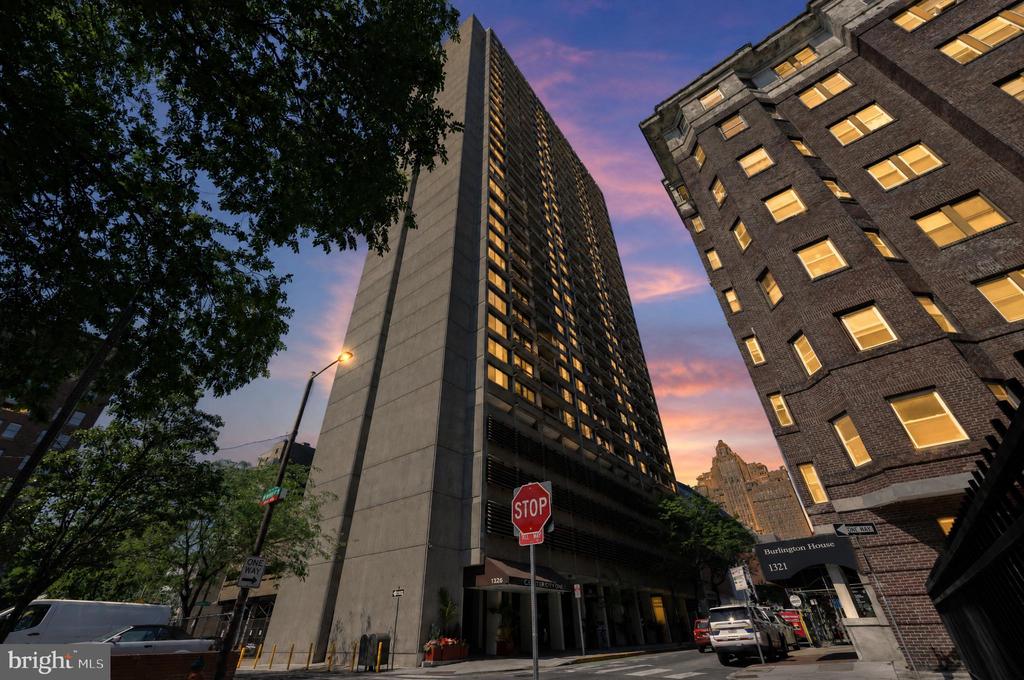 1326 SPRUCE STREET Unit: 2701