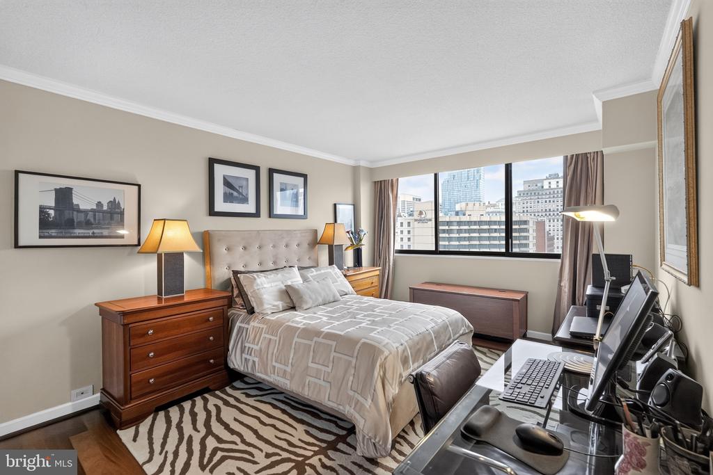 1326 SPRUCE STREET Unit: 2701
