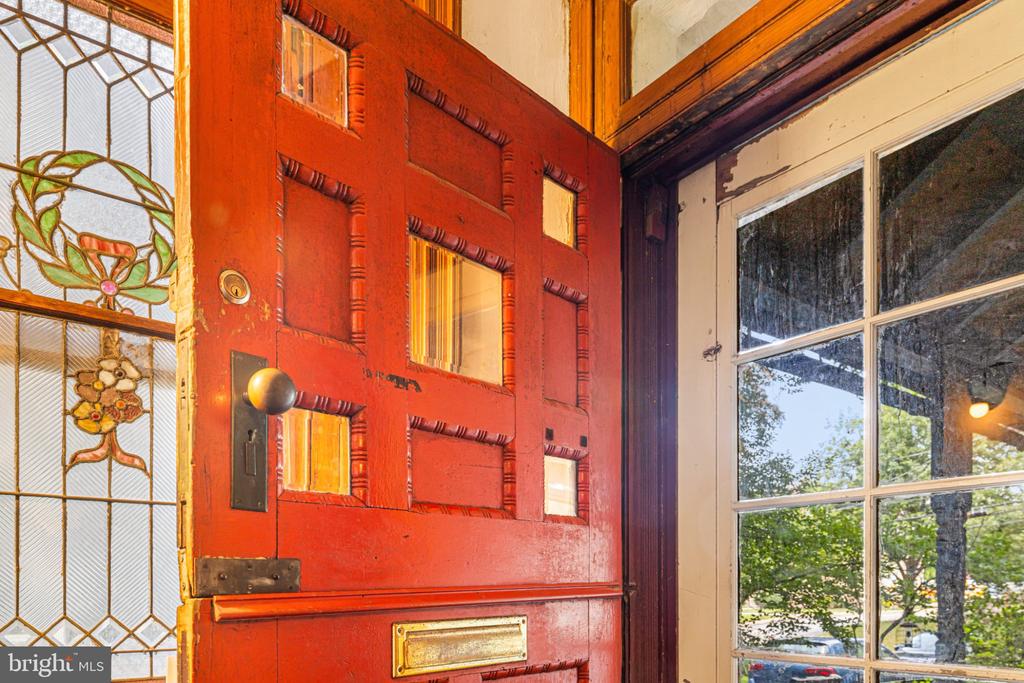 145 W SCHOOL HOUSE LANE