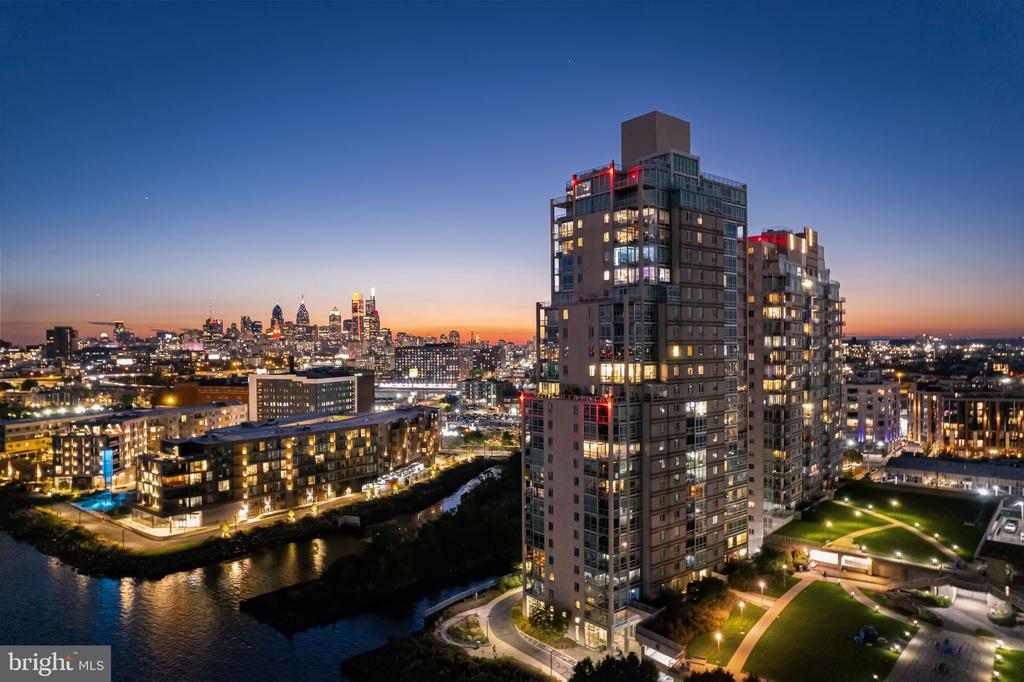 901 N PENN STREET Unit: P807