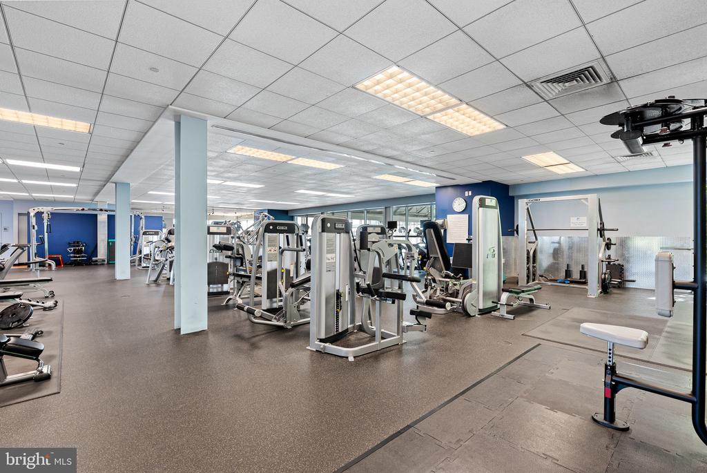 901 N PENN STREET Unit: P807