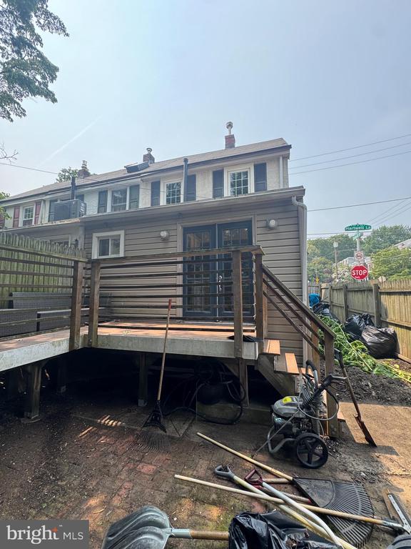 150 E HARTWELL LANE