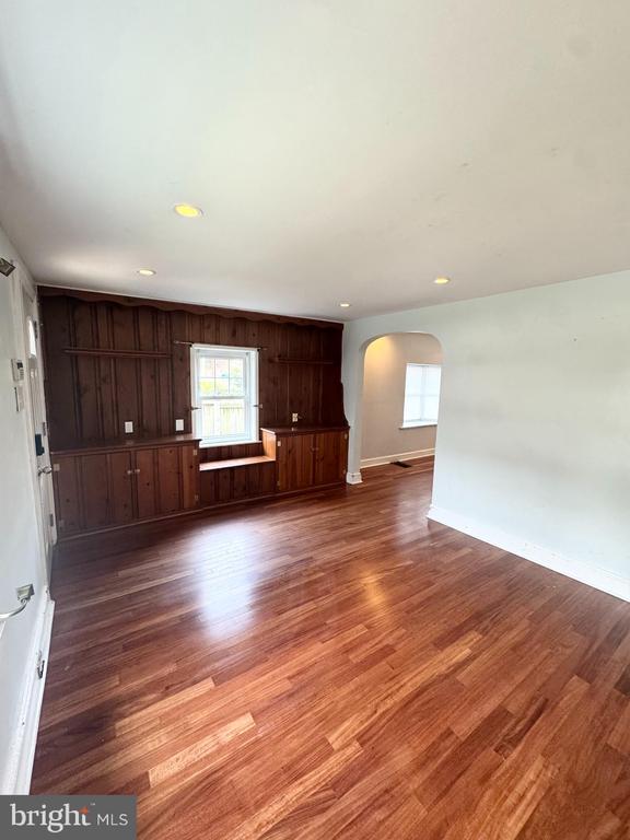 150 E HARTWELL LANE