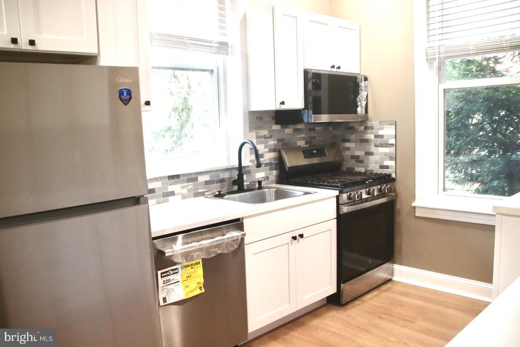 7135 CHEW AVENUE Unit: 1