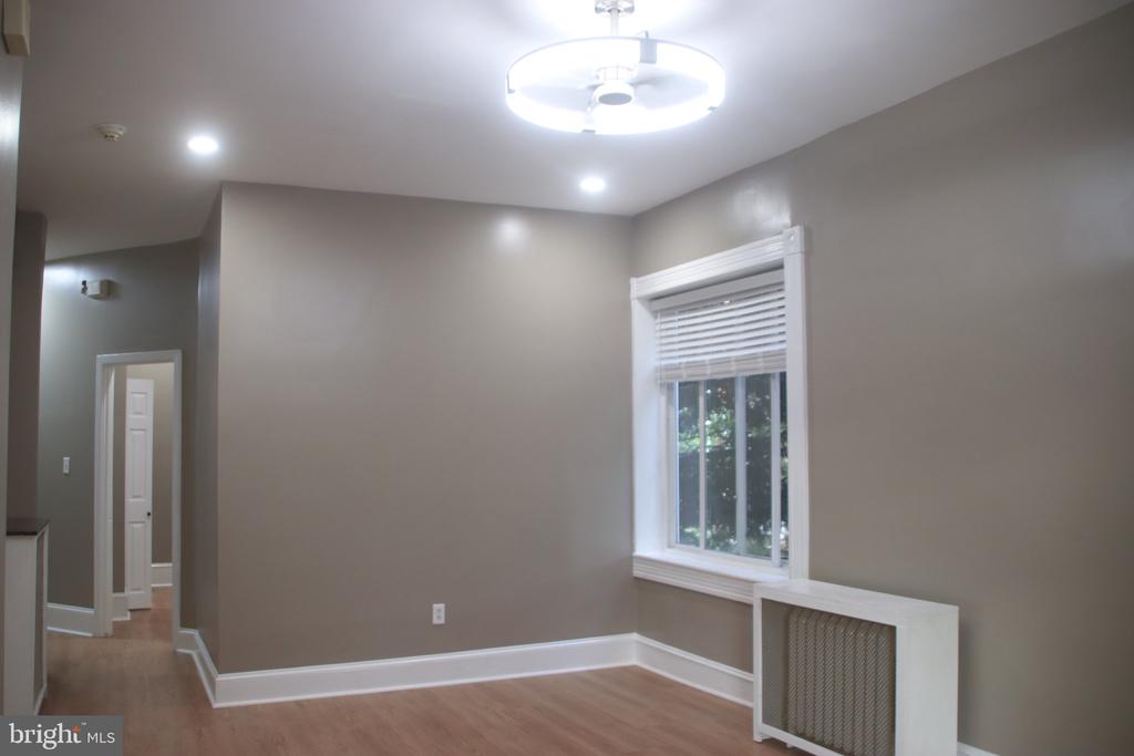 7135 CHEW AVENUE Unit: 1