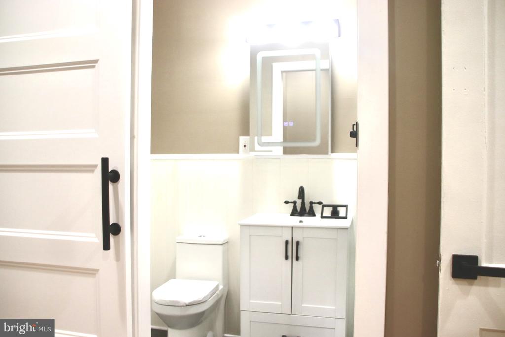 7135 CHEW AVENUE Unit: 1