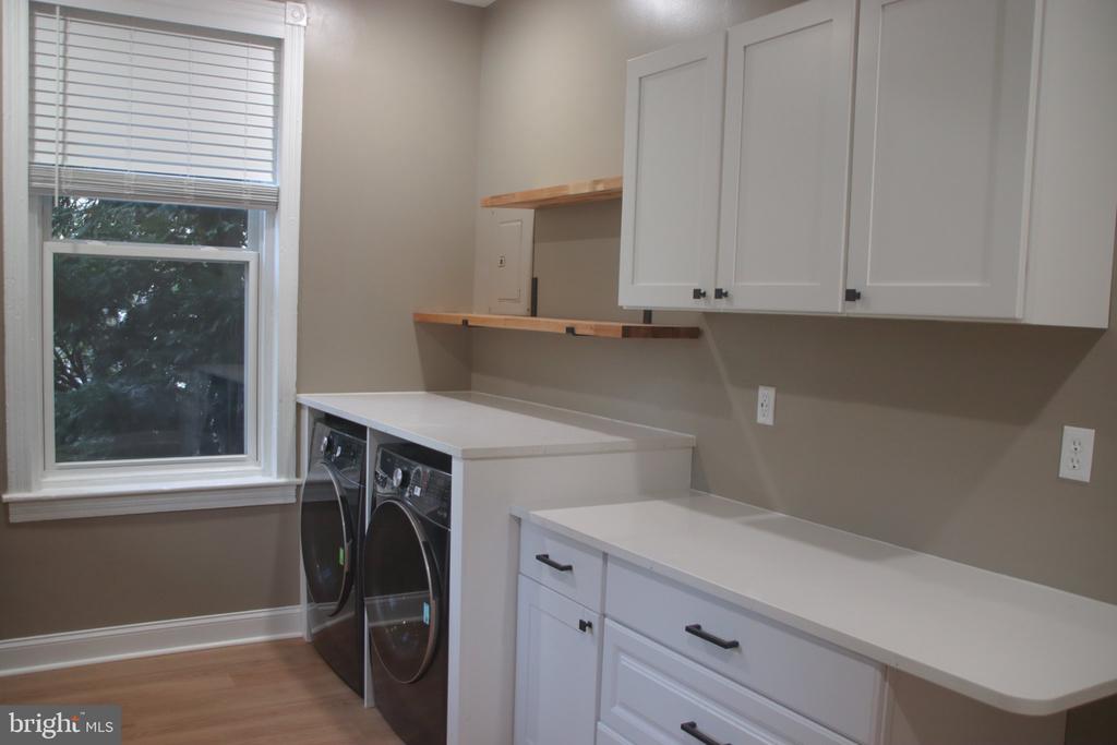 7135 CHEW AVENUE Unit: 1