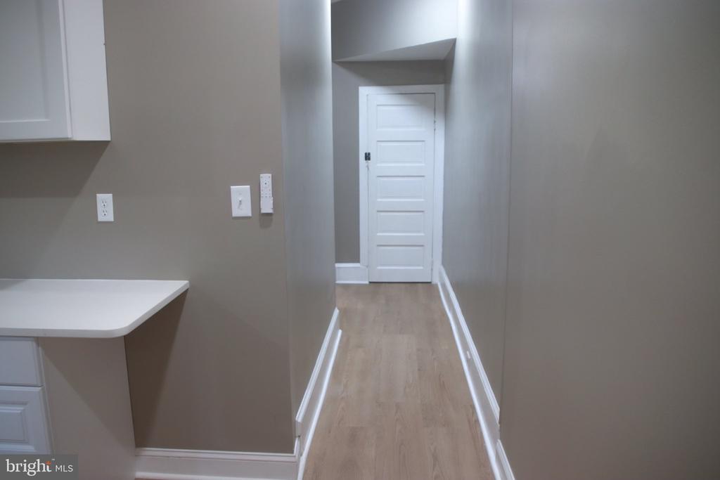 7135 CHEW AVENUE Unit: 1
