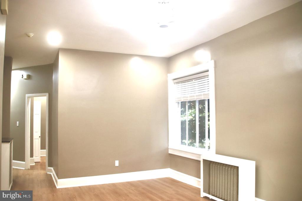 7135 CHEW AVENUE Unit: 1