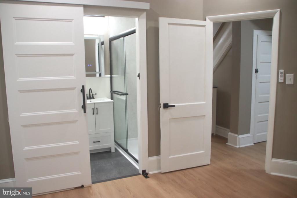 7135 CHEW AVENUE Unit: 1