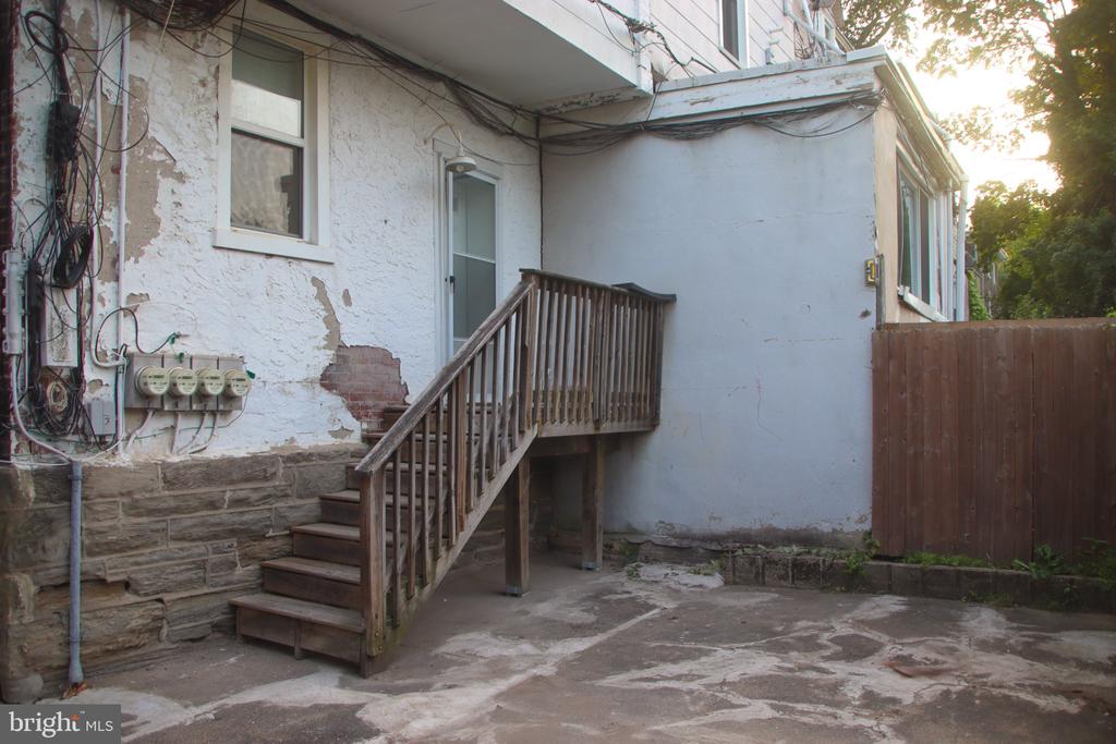 7135 CHEW AVENUE Unit: 1
