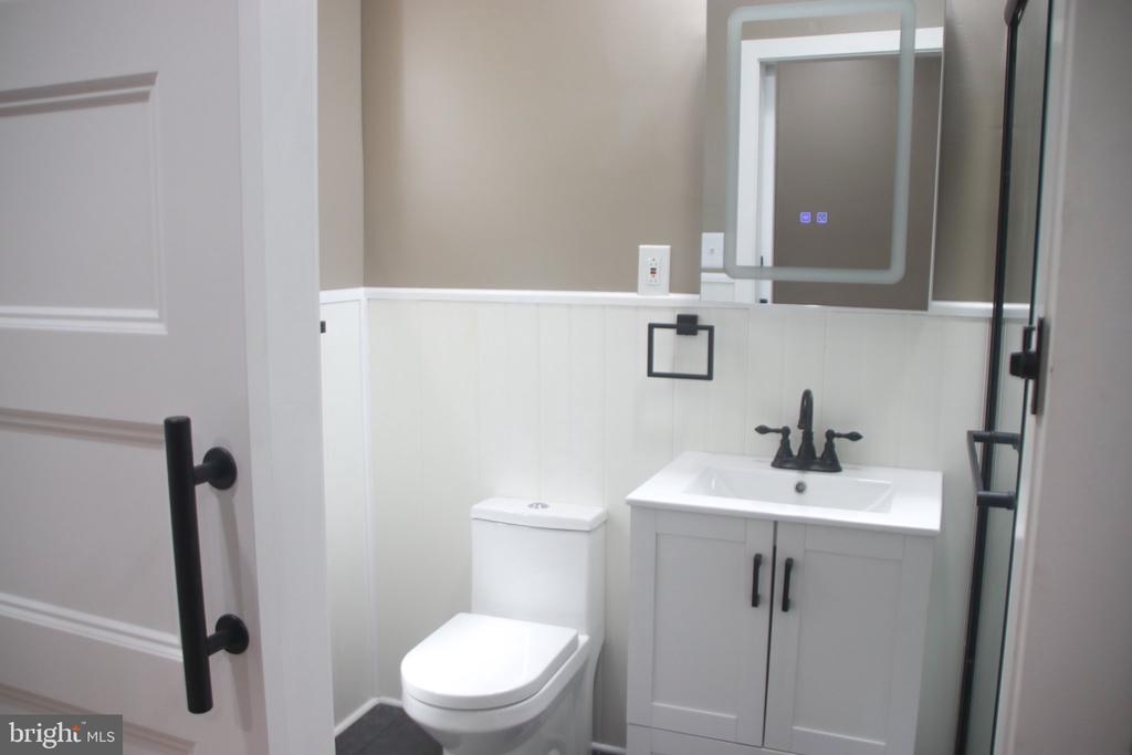 7135 CHEW AVENUE Unit: 1