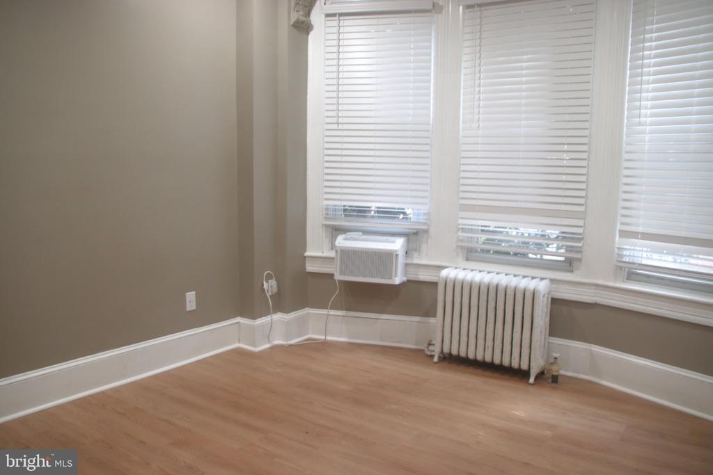 7135 CHEW AVENUE Unit: 1