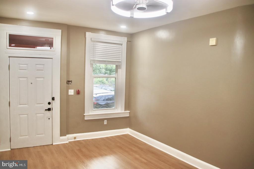 7135 CHEW AVENUE Unit: 1