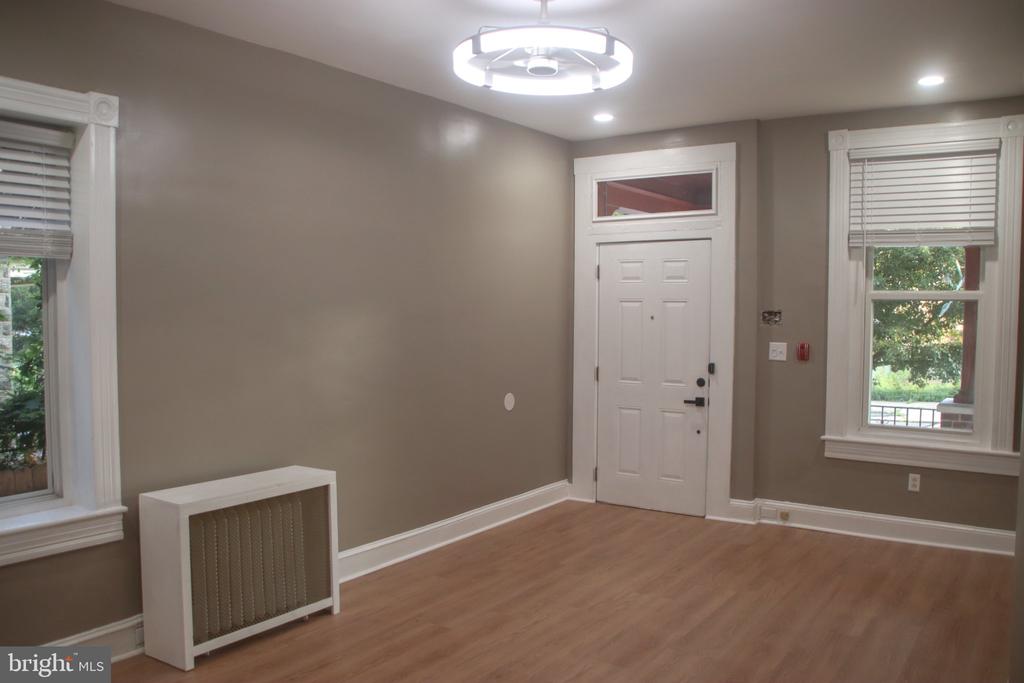 7135 CHEW AVENUE Unit: 1