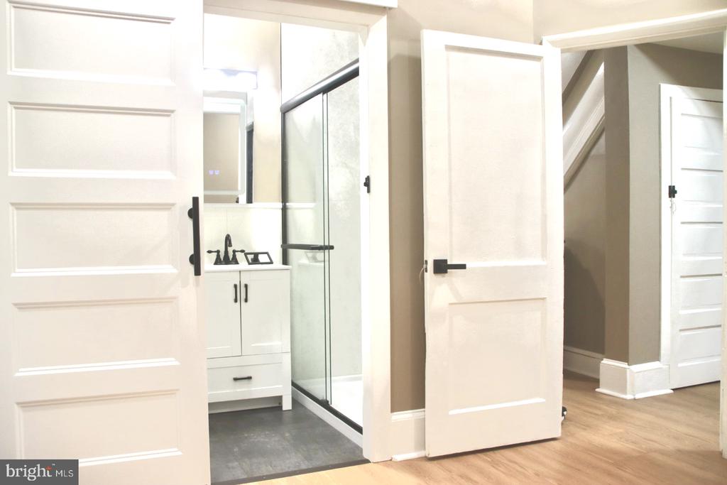 7135 CHEW AVENUE Unit: 1