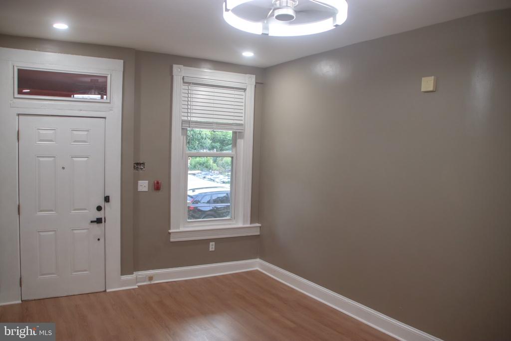 7135 CHEW AVENUE Unit: 1