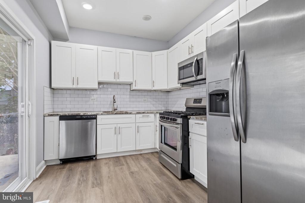 654 N 36TH STREET