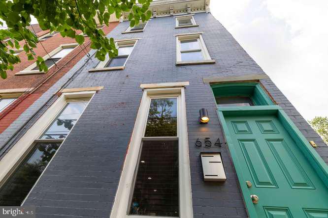 654 N 36TH STREET