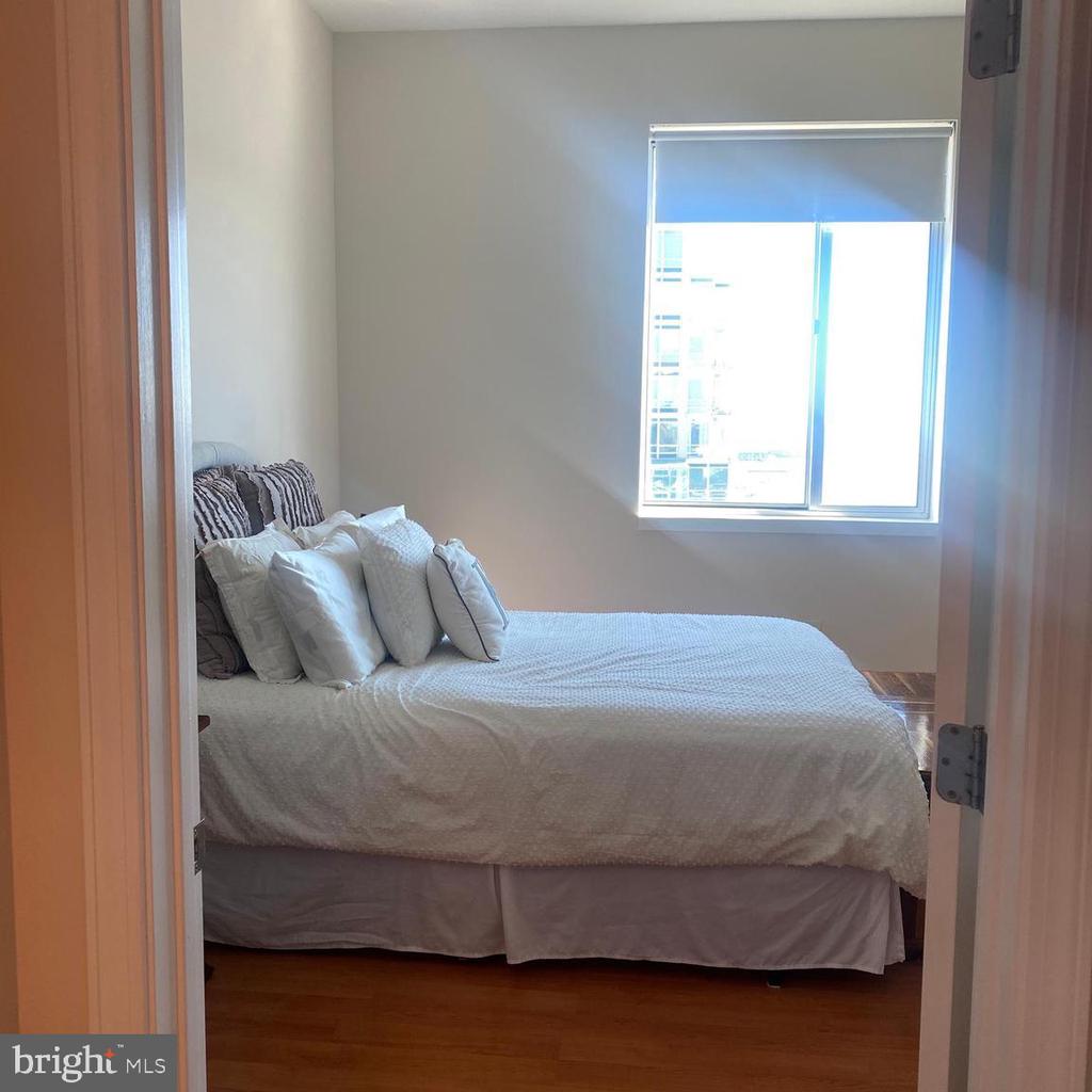 901 N PENN STREET Unit: P1905