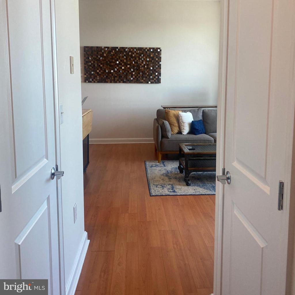 901 N PENN STREET Unit: P1905