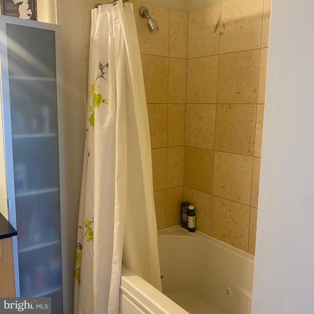 901 N PENN STREET Unit: P1905